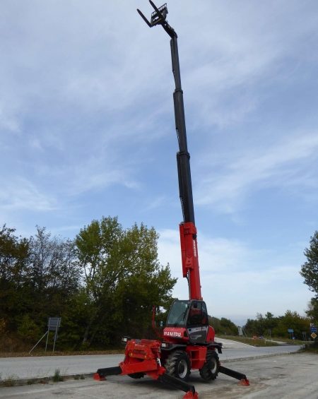 Manitou представила три новые модели телескопических погрузчиков